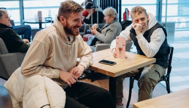 Українські футболісти вирушили до Марбельї на тренувальний збір     