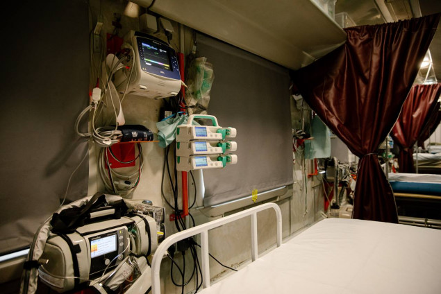 “Укрзалізниця” презентувала медичний евакуаційний поїзд