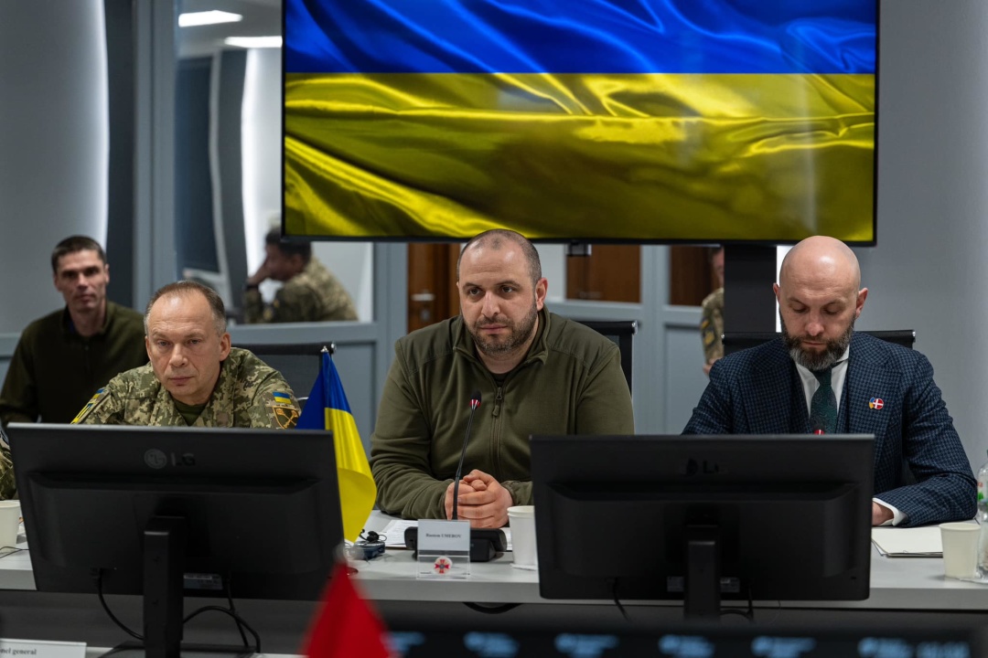 umyerov zaklikav daniju profinansuvati navchannja bilshoyi kilkosti pilotiv na f 16 0142119