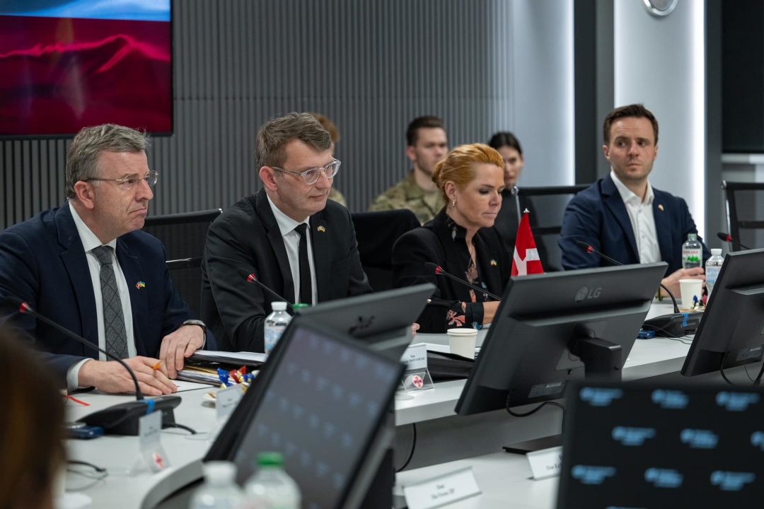 umyerov zaklikav daniju profinansuvati navchannja bilshoyi kilkosti pilotiv na f 16 4bd756c