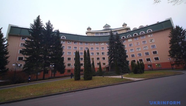 Уряд продовжив пілотний проєкт з надання безоплатних медпослуг лікарнею «Феофанія»