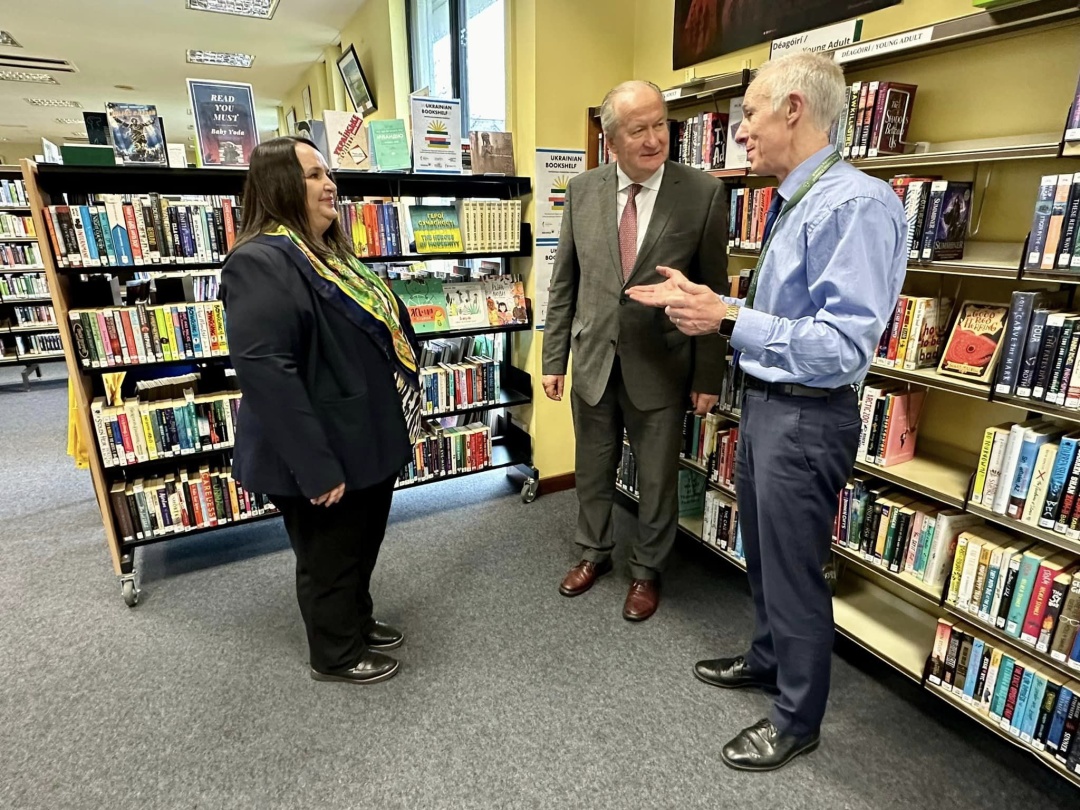 v irlandiyi vidkrili tretju ukrayinsku knizhkovu polichku 3e174d6