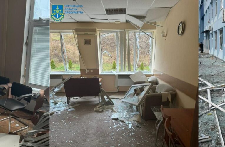 Внаслідок падіння уламків російських ракет на Буковині пошкоджено нежитлові будинки