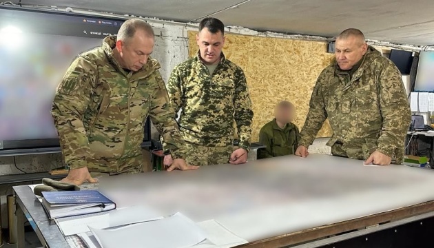 Ворог продовжує атаки в районах Роботиного і Вербового, але без особливого успіху - Сирський