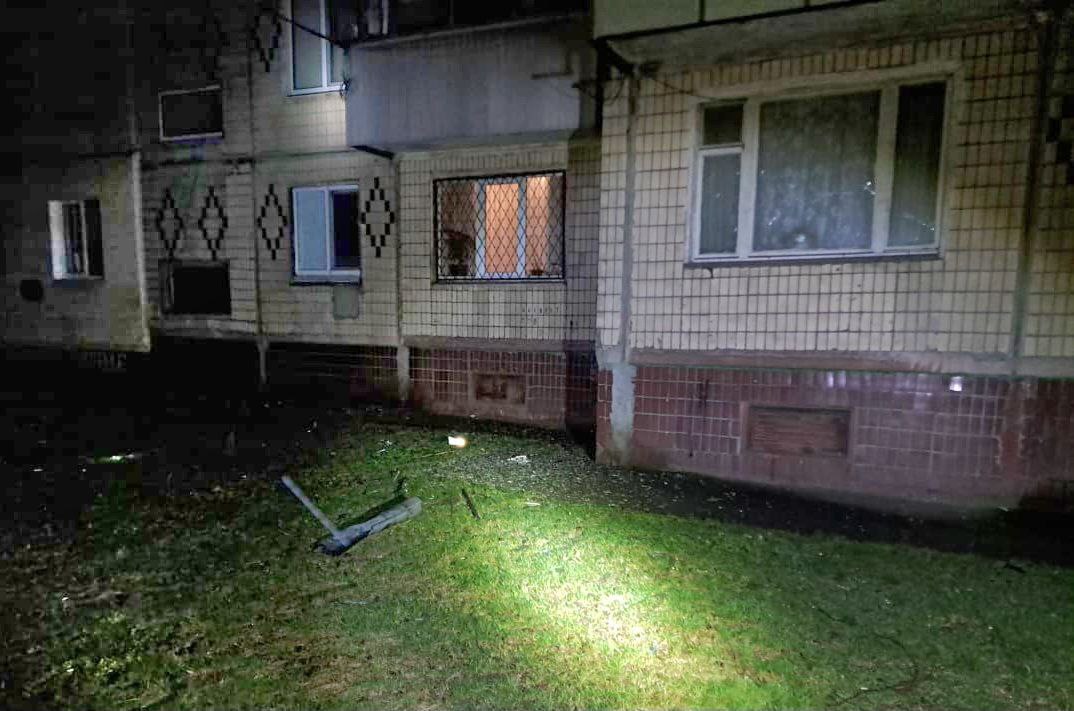 vorog vvecheri vdariv po nikopolju poshkodzheni bagatopoverhivka ta pidpriyemstvo 1328358