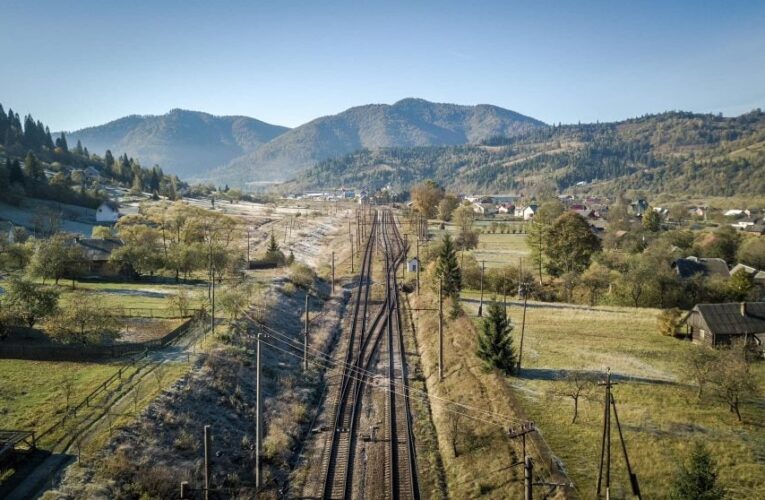 З Чернівців до Ужгорода відсьогодні почав їздити новий потяг: маршрут