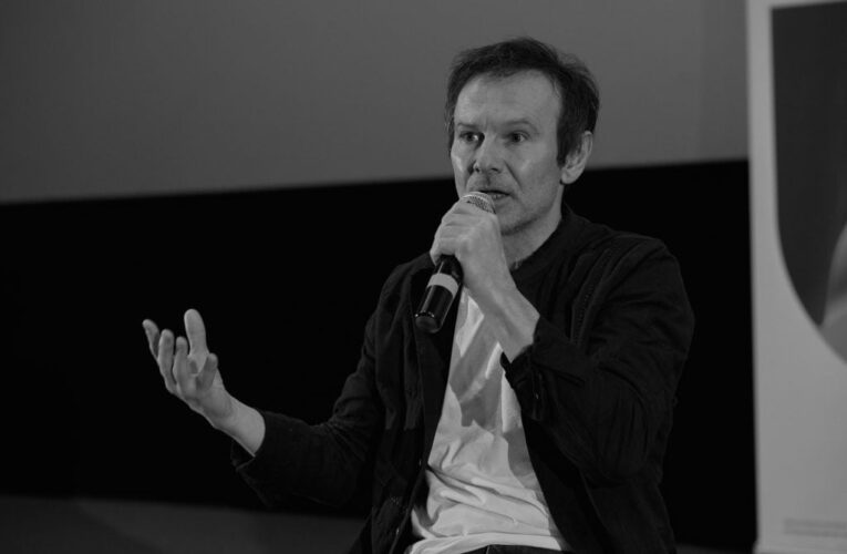 «“Червону руту” завжди співаю на фронті»: Святослав Вакарчук про роль Володимира Івасюка 