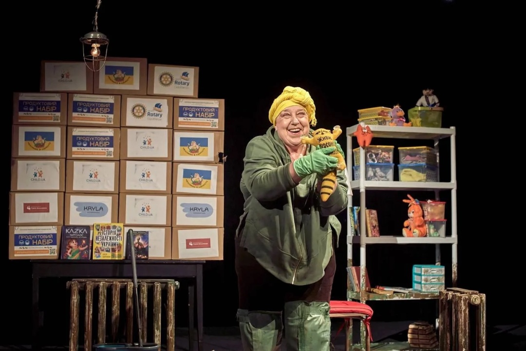 hersonskij teatr zigraye vistavu bude tobi vrazhe tak jak vidma skazhe u troh mistah 3189755