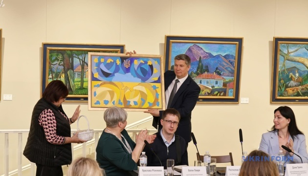 karandyeyev vidvidav hudozhnij muzej v odesi ta zustrivsja z dijachami mistectva e94a25c