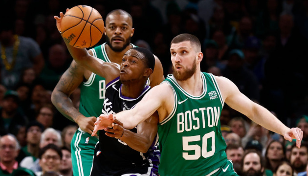 Лень І Михайлюк зіграли між собою у матчі чемпіонату НБА