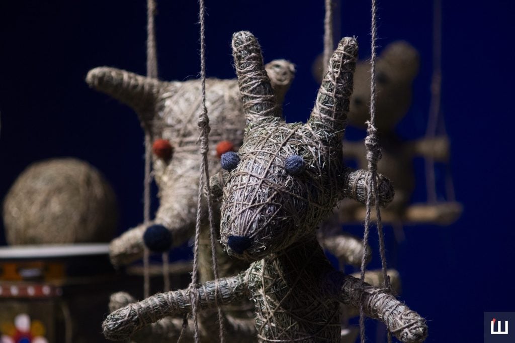 «На горищі зі свіжим сіном»: на сцені-майстерні Чернівецького драмтеатру покажуть прем’єру «Казки на поді» 11 1