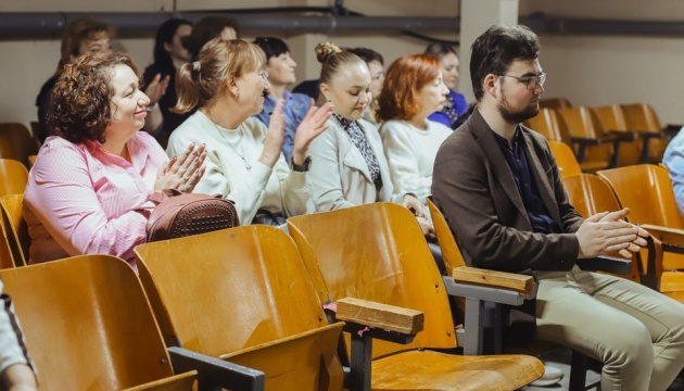 na odeshhini vidbulas premyera dokumentalnoyi vistavi pro mitciv ta mistkin jaki sluzhat v zsu 601f269