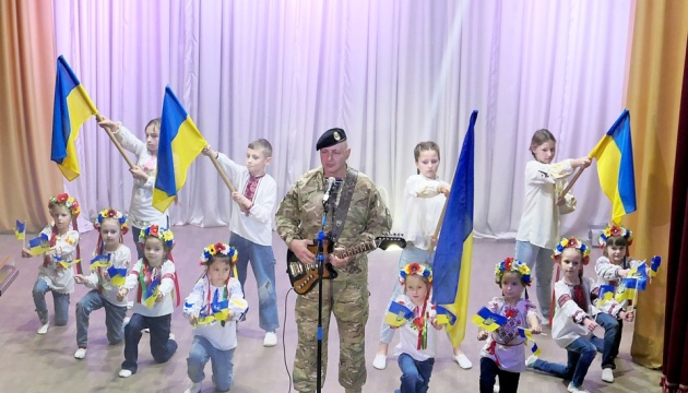 na prikarpatti pid chas blagodijnogo aukcionu zibrali ponad ₴200 tisjach dlja zsu b5c6220