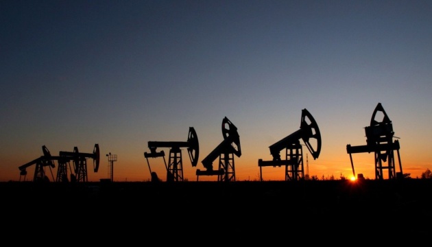 Нафта дорожчає в очікуванні засідання ОПЕК+