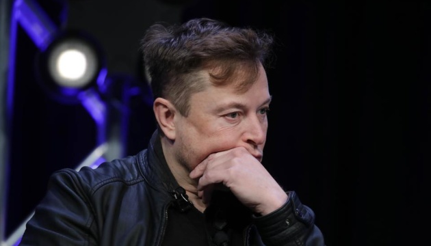 Падіння продажів Tesla спричинили не лише зовнішні чинники, проблемою є й сам Маск - CNN