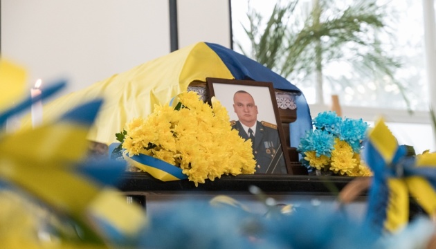 Пам’яті пілота-винищувача, пластуна, підполковника Андрія Ткаченка