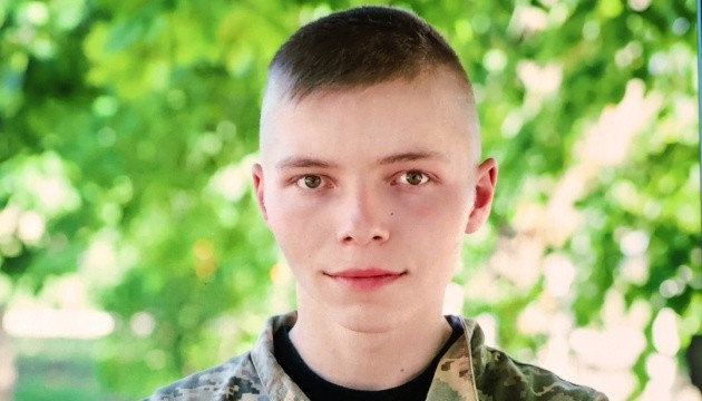 Пам’яті старшого оператора протитанкового взводу Владислава Сапарова