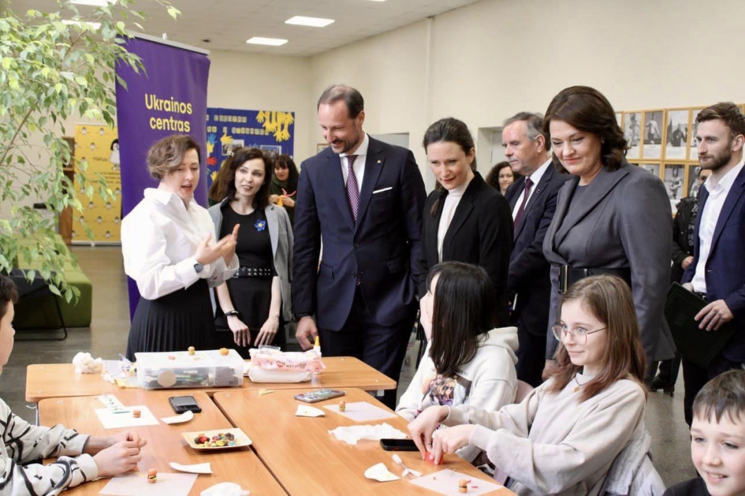 persha ledi litvi oznajomila kronprinca norvegiyi z dijalnistju ukrayinskogo centru u vilnjusi 9ce9691