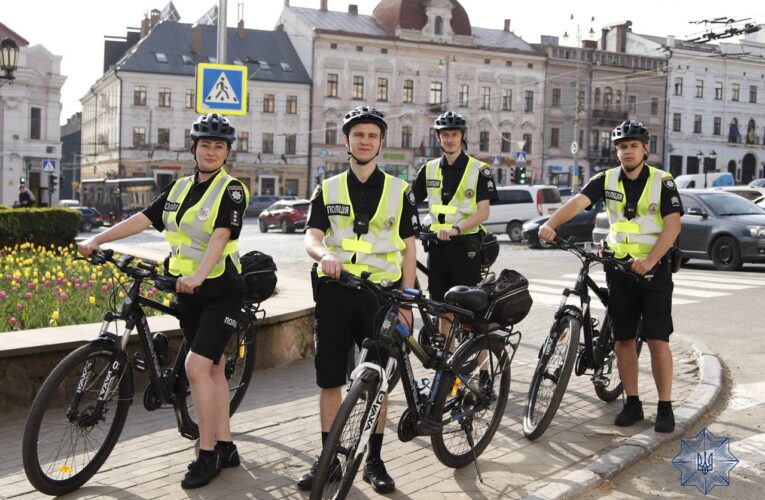 Понад десять патрульних пройшли підготовку: на вулиці Чернівців повертається велопатруль
