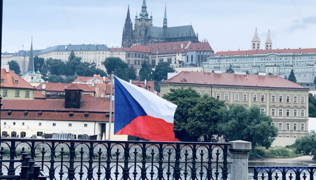 Понад дві третини українських біженців у Чехії мають або шукають роботу