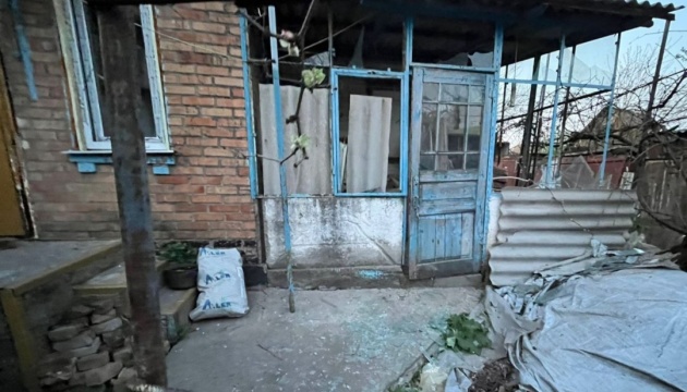 Росіяни обстріляли Нікополь із дронів та артилерії, пошкоджені сім будинків