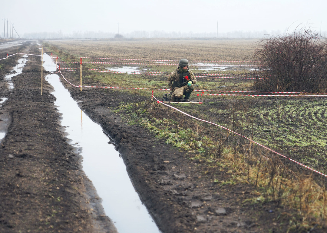 specsluzhba transportu za tizhden zneshkodila 3437 vibuhonebezpechnih predmetiv a5a75a5