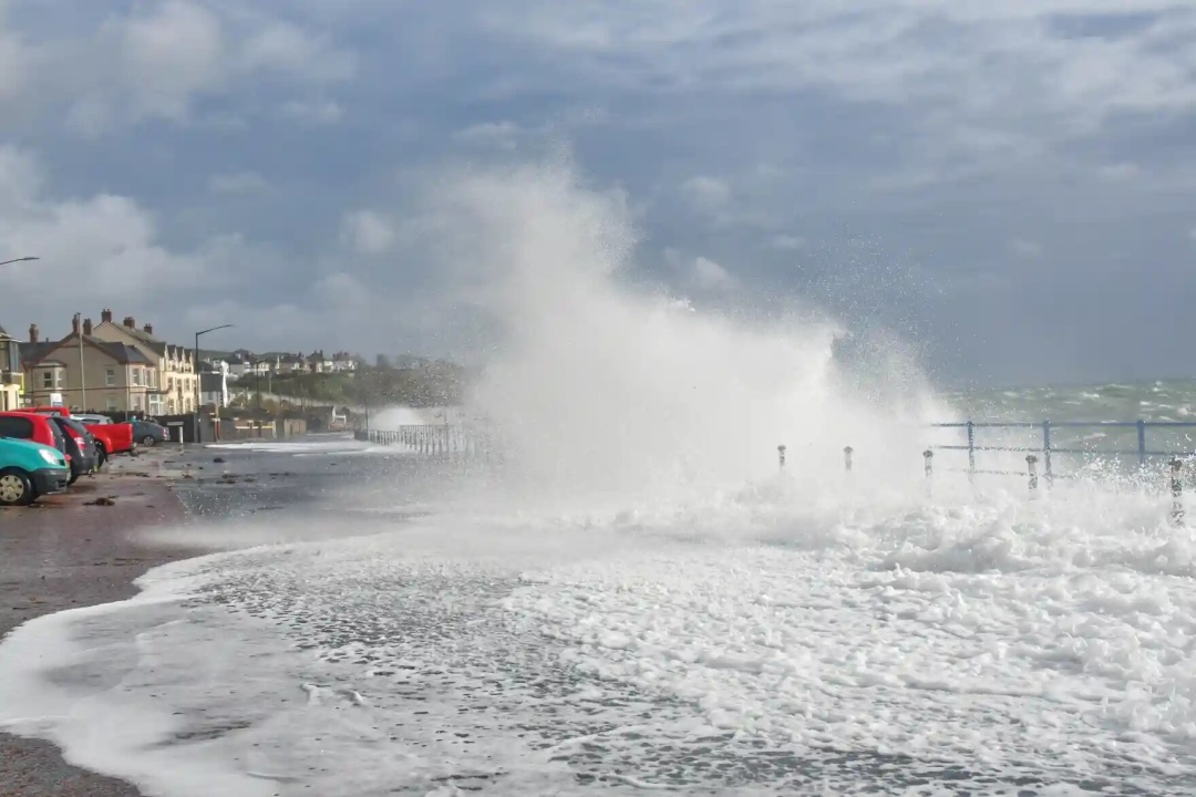 u britaniyi ta irlandiyi pronissja shtorm ketlin jakij prizviv do skasuvannja aviarejsiv i znestrumlen d93628e