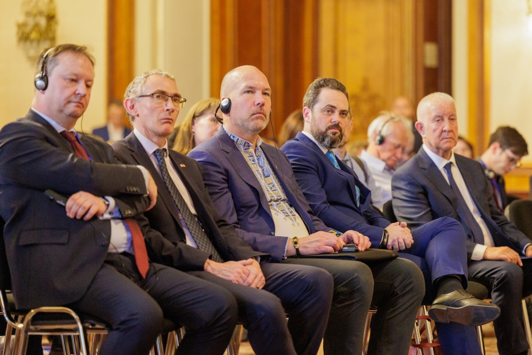 u buharesti trivaye samit svitovogo kongresu ukrayinciv 6428868