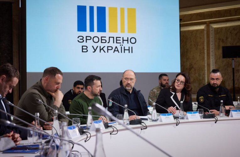 У Чернівцях президент України та премʼєр-міністр представили нову економічну платформу