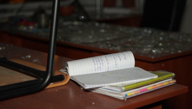 u dnipri rosijska raketa zrujnuvala yidalnju ta aktovu zalu koledzhu 6d8e3c7