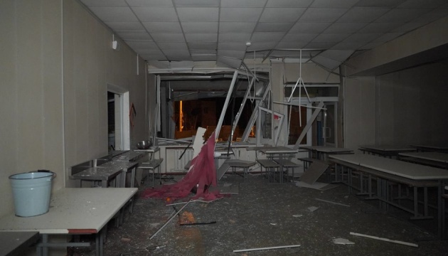 u dnipri rosijska raketa zrujnuvala yidalnju ta aktovu zalu koledzhu af89440