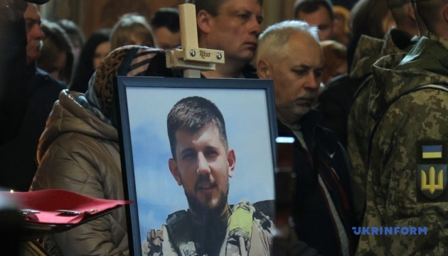 У Києві попрощалися із загиблим активістом та військовим Павлом Петриченком