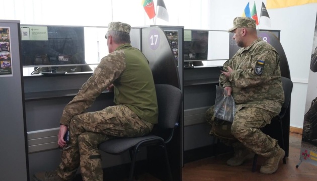 У Кривому Розі відкрили центр рекрутингу для ЗСУ