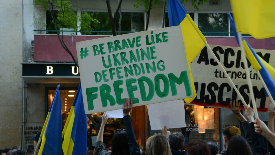 u lisaboni ukrayinci proveli protest na prezentaciyi prorosijskoyi knigi pro vijnu 2dc152b