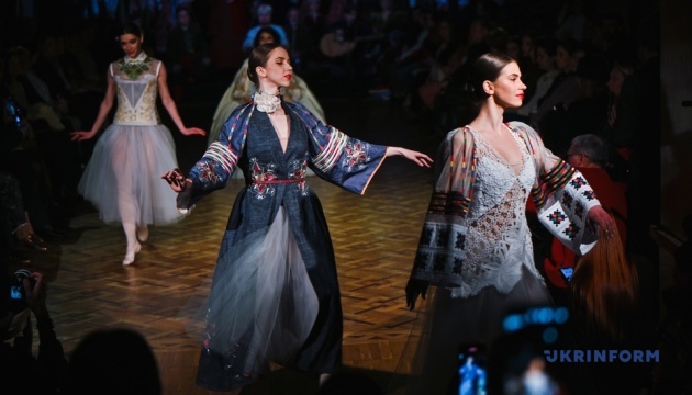 u lvivski operi vidbulasja vistava defile rozmova ptahiv e4debe5