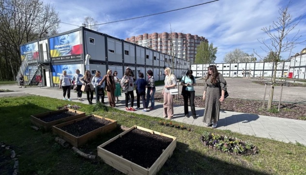 u lvovi vpershe vidbulasja rezidencija dlja druzhin ta cholovikiv miskih goliv 575e993