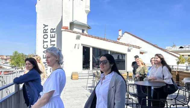 u lvovi vpershe vidbulasja rezidencija dlja druzhin ta cholovikiv miskih goliv ba26704