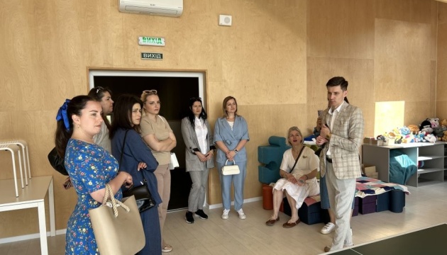 u lvovi vpershe vidbulasja rezidencija dlja druzhin ta cholovikiv miskih goliv d9478ea