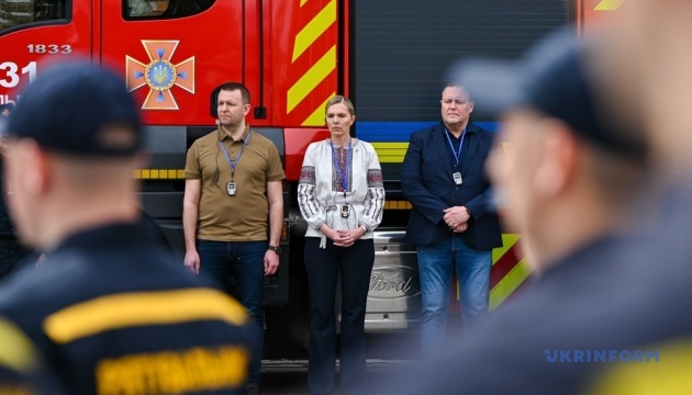 u lvovi vruchili diplomi vipusknikam vishiv dsns yih vitali klimenko i glavi mvs troh krayin 9a3ce8b