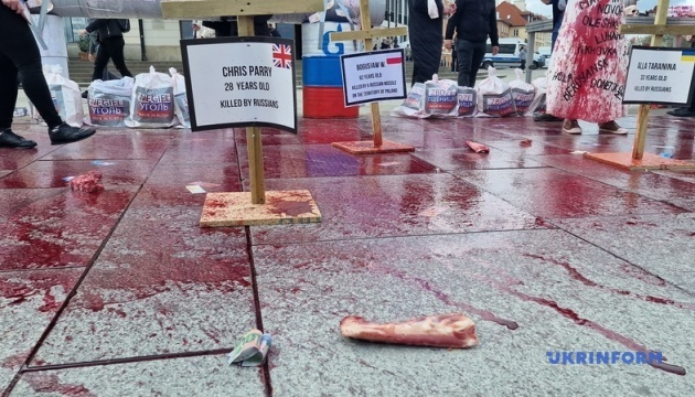 u varshavi vidbuvsja performans proti torgivli yes iz rosiyeju 3b8d2bd