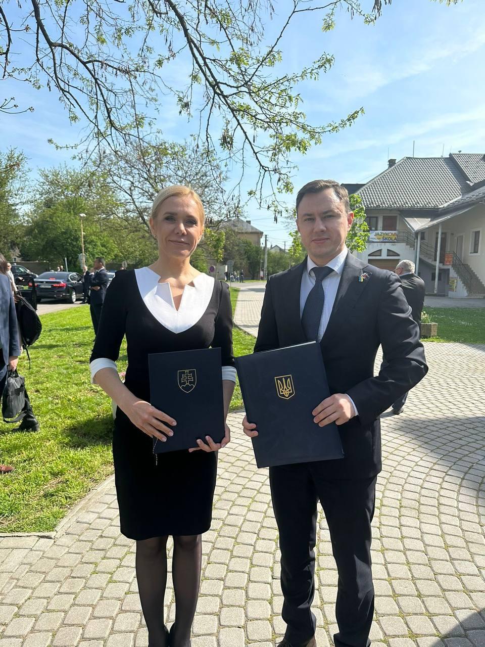 ukrayina i slovachchina pidpisali memorandum pro pogliblennja spivpraci v atomnij galuzi 2b5f47d