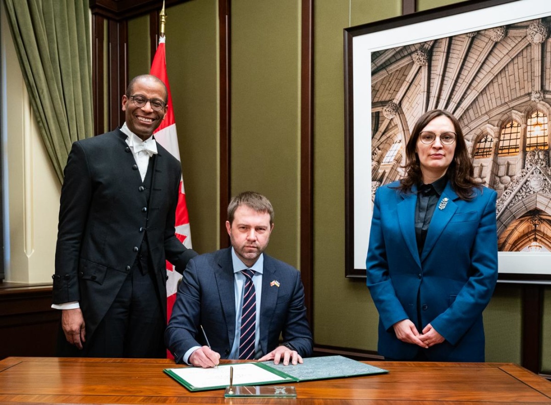 ukrayinski deputati obgovorili z ministrom oboroni kanadi posilennja vijskovoyi pidtrimki 6a335af