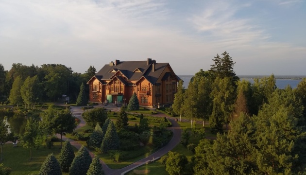 Уряд передав в управління парку «Межигірʼя» рухоме майно, розташоване на його території