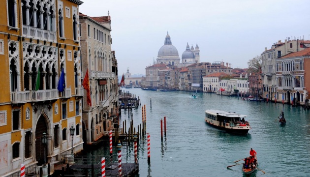 Венеція починає тестувати квитки для «туристів на один день»