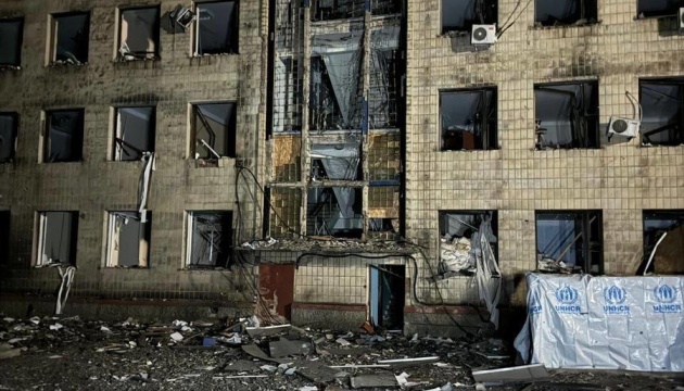 vorog obstriljav raketami selidove poshkodzheni budinki i adminbudivli 2f5fe8f