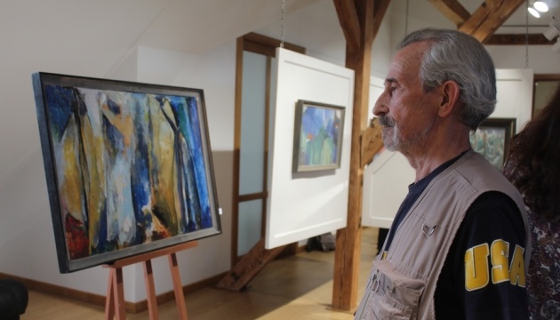 yedinij z ukrayinskih mitciv hto pishe u 93 roki u mukachevi vidkrili vistavku volodimira mikiti 466afc7