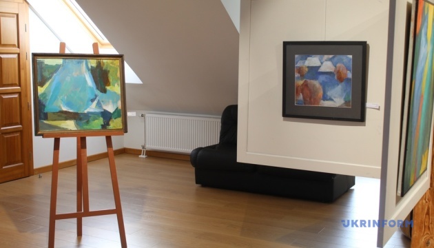 yedinij z ukrayinskih mitciv hto pishe u 93 roki u mukachevi vidkrili vistavku volodimira mikiti b708c0f