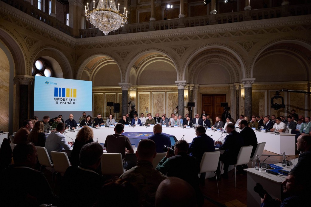 zelenskij pid chas prezentaciyi proyektu zrobleno v ukrayini u chernivcjah hochemo dopomogti biznesu cc54272