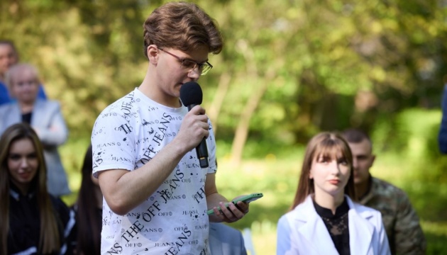 zelenskij zustrivsja zi studentami cherniveckih universitetiv 8f805d5