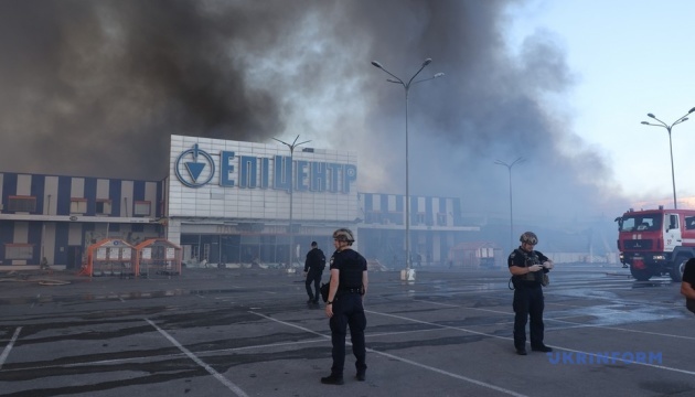 Авіаудар по харківському «Епіцентру»: кількість загиблих зросла до 11
